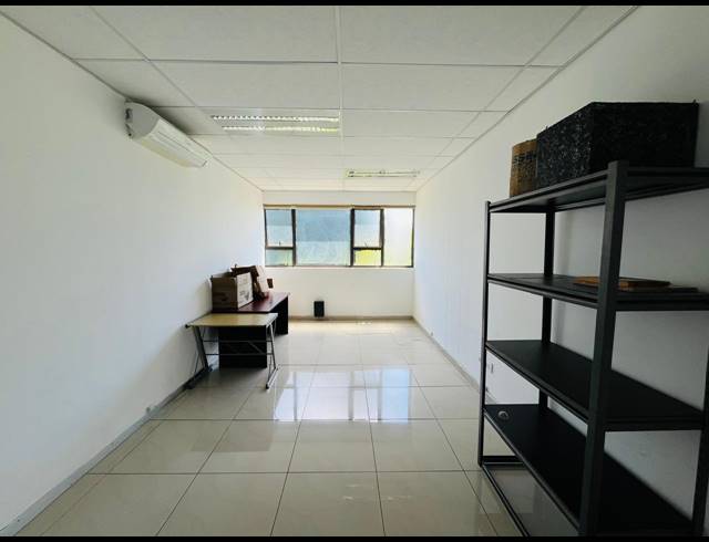 146M² OFFICE FOR SALE IN FOURWAYS GARDENS
